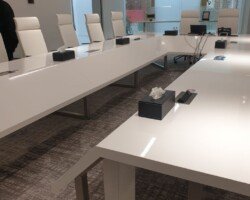 γραφείο γραφείου μοντέρνο τραπέζι γραφείου αίθουσας συνεδριάσεων γραφείο γραφείου μοντέρνο τραπέζι γραφείου αίθουσας συνεδριάσεων